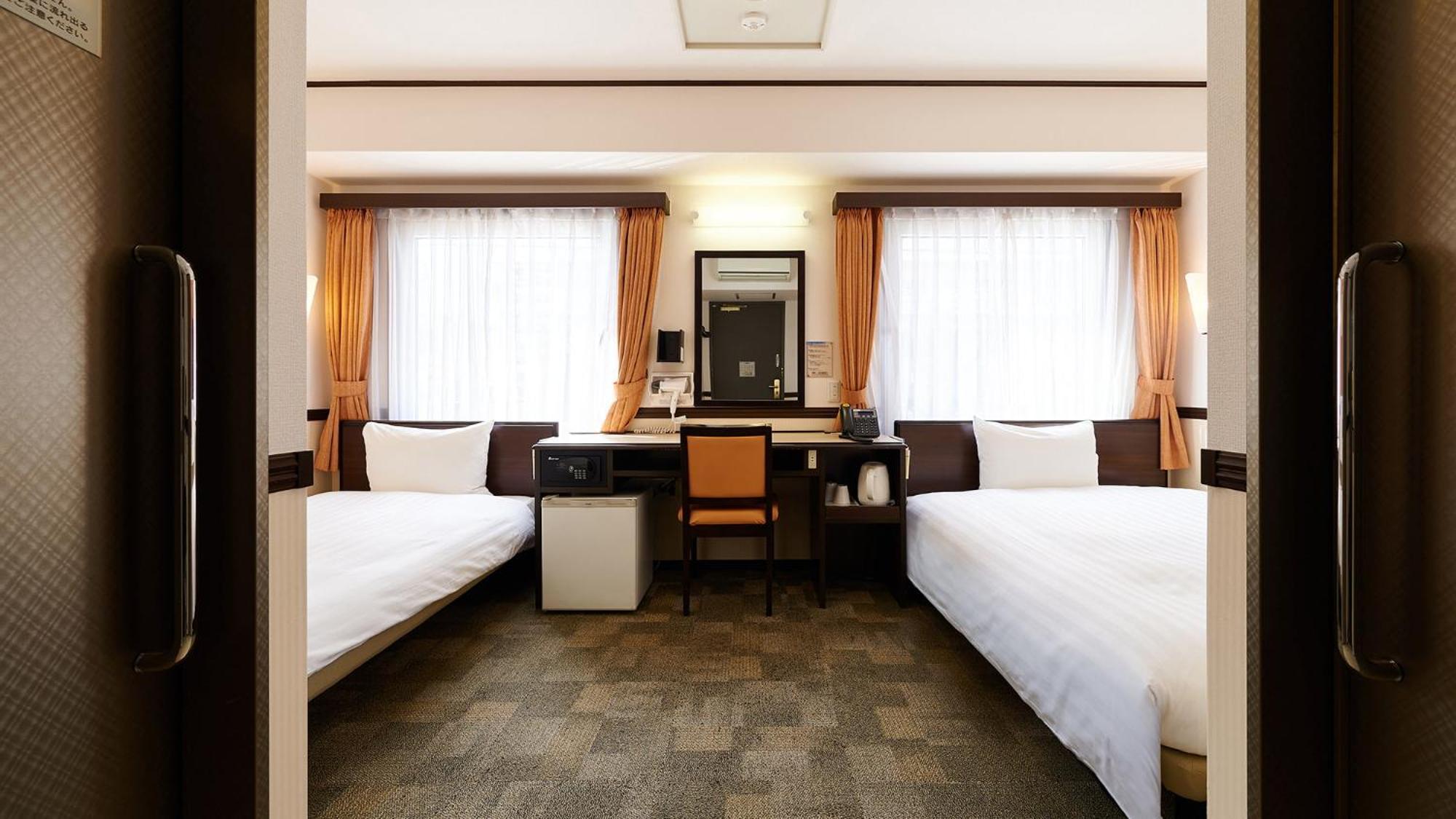 Toyoko Inn Kashiwa Eki Nishi Guchi Exterior photo