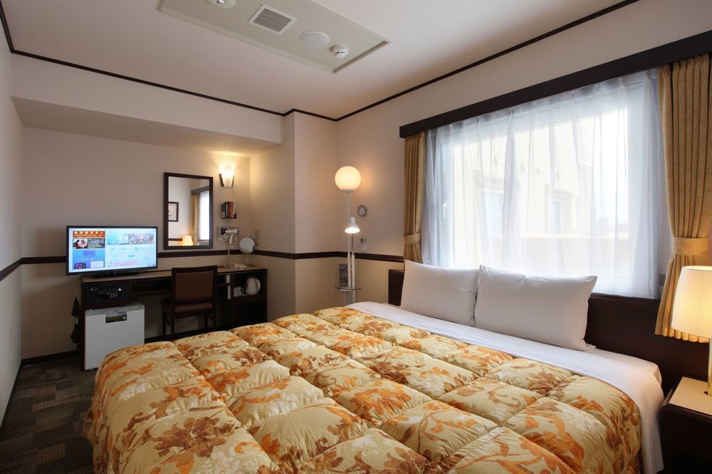 Toyoko Inn Kashiwa Eki Nishi Guchi Exterior photo